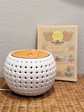 Ellia Homedics Aroma Diffuser Ceramic Humidifier No Remote) + Book.
